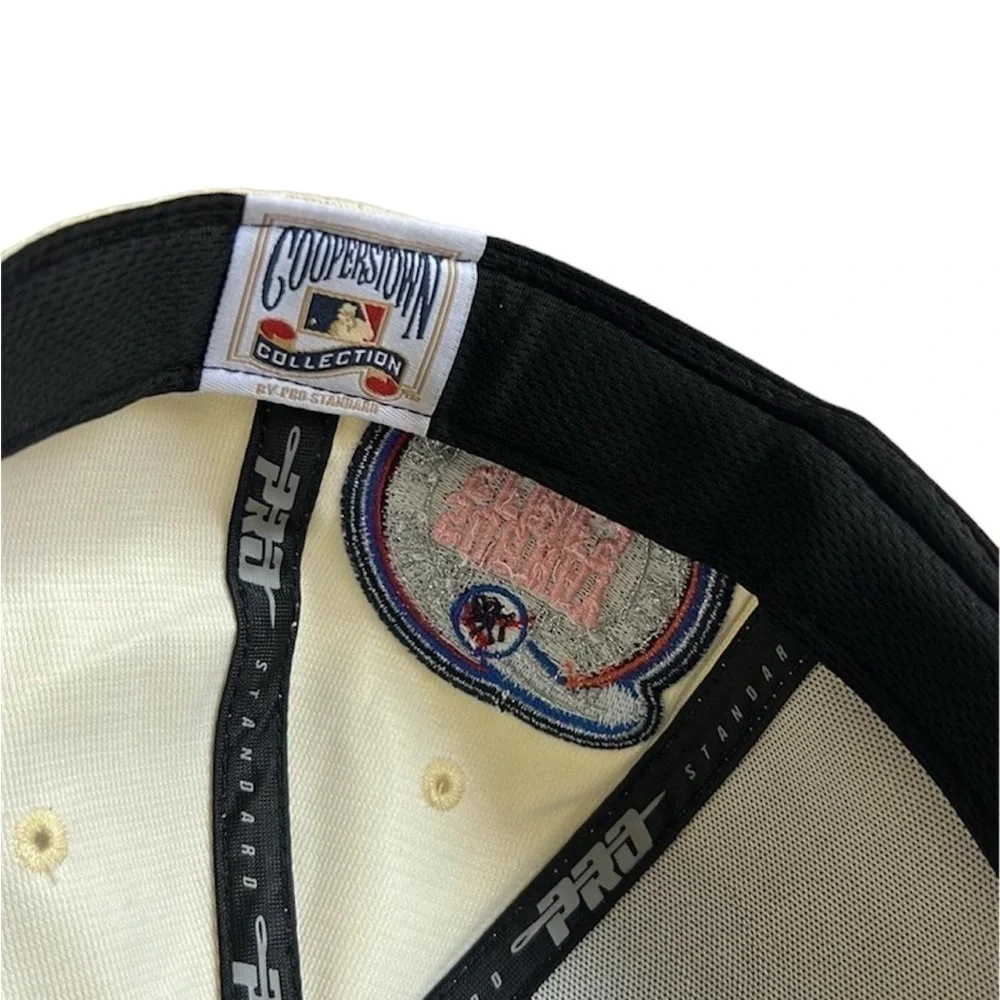 NEW YORK YANKEES LOGO SUBWAY SERIES SNAPBACK Pro Standard Hat Cream